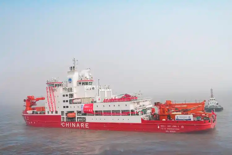 第42次南极考察 "雪龙"号踏上归途 南极各站进入越冬阶段