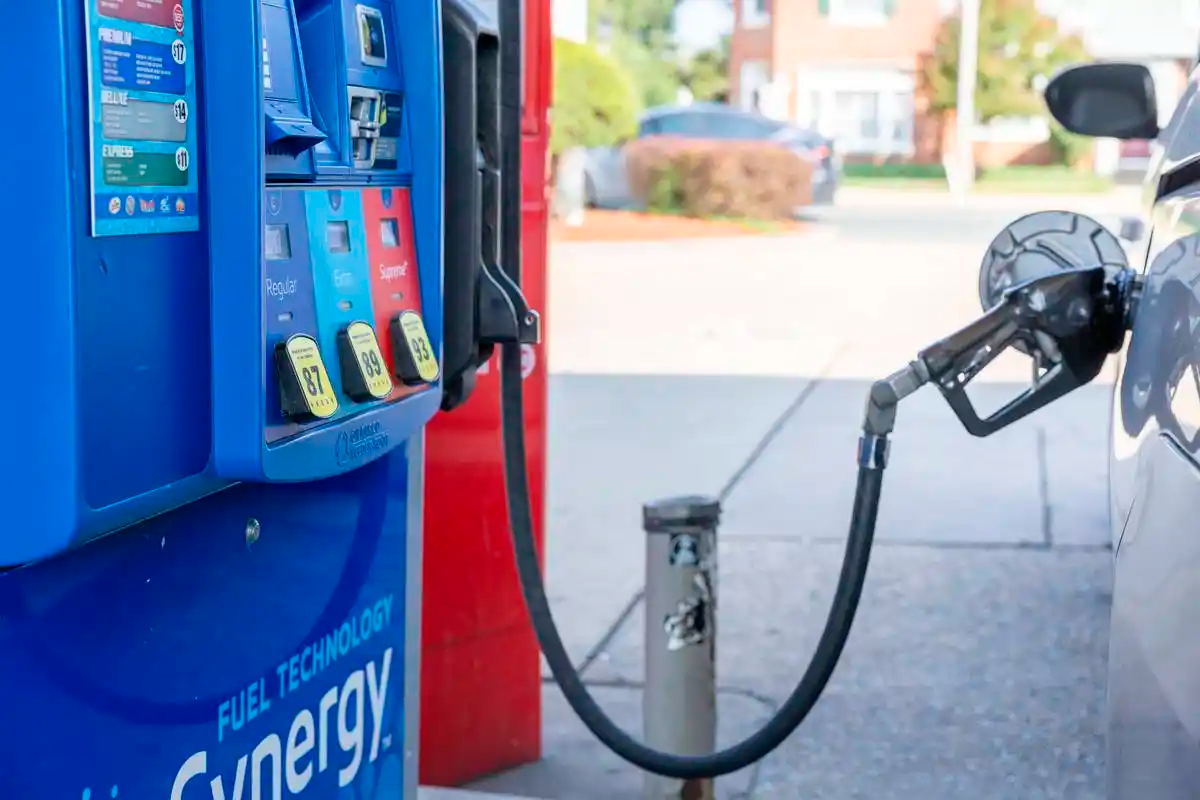 国际油价再度突破每桶100美元