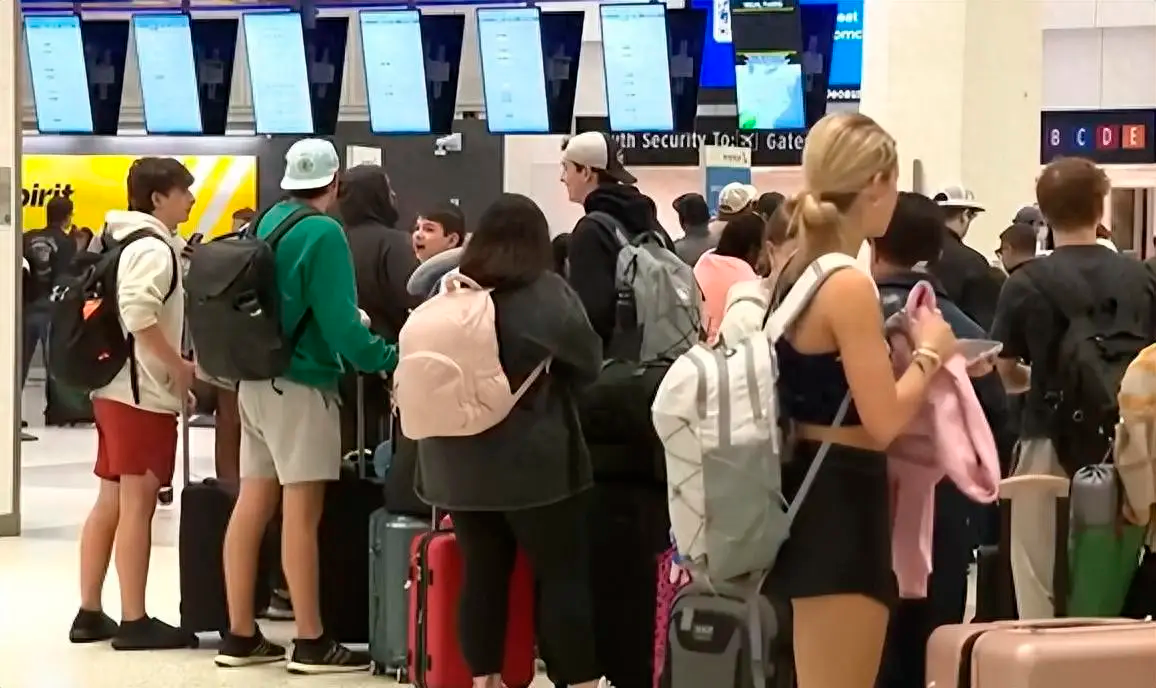 美国国土安全部部分"停摆" 近一成美国机场安检人员未到岗