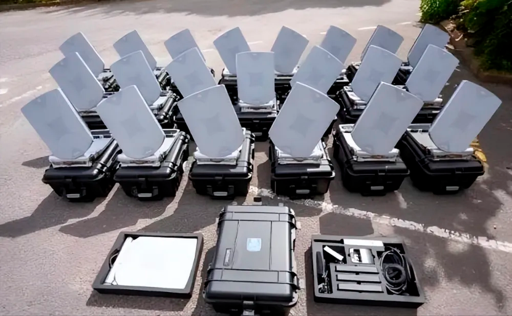 伊朗称查获数百套美以输送的"星链"设备