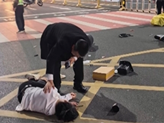 江西赣州 医生下班途中遇伤员 立刻上前救治