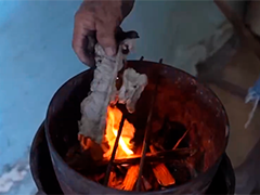 美国能源围困下 古巴掀起"木炭煮饭"潮