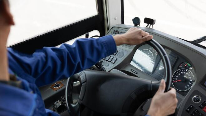 道路运输从业人员年龄今起调整至63岁