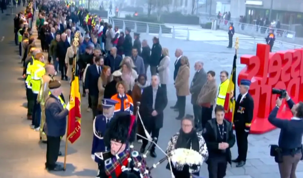 布鲁塞尔恐袭十周年 比利时各界悼念遇难者