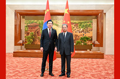 赵乐际会见蒙古人民党代表团