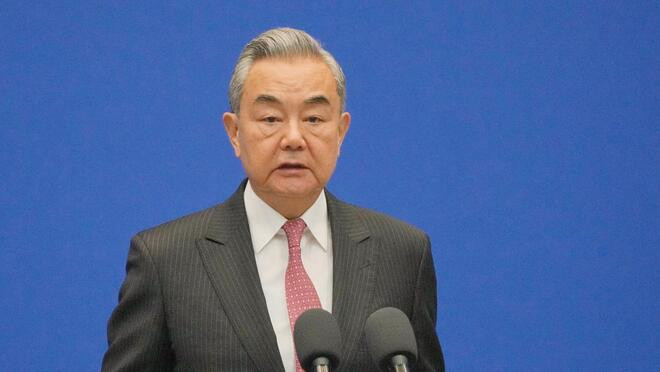 王毅同伊朗外长通电话