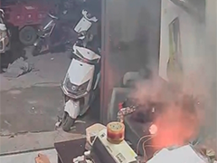 充电器使用不当酿火灾 消防快速处置