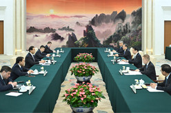 王沪宁会见乌兹别克斯坦总统战略发展顾问