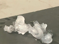 卡塔尔首都多哈突降冰雹 中东多国遭遇极端天气