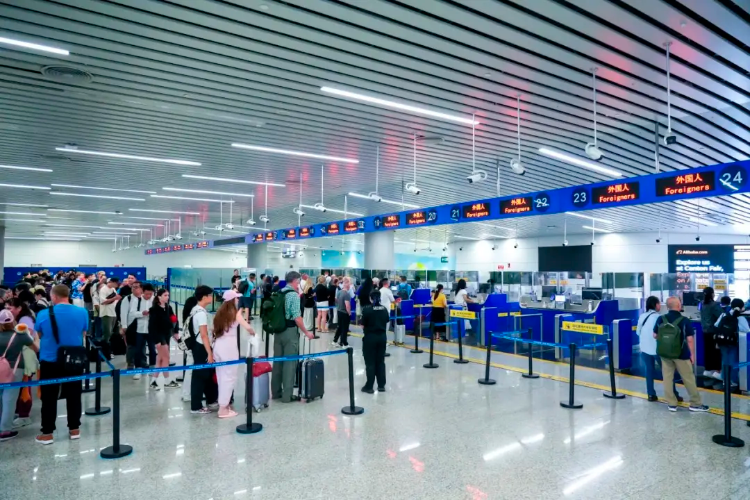 广州白云机场口岸 今年进出境人员已超500万人次
