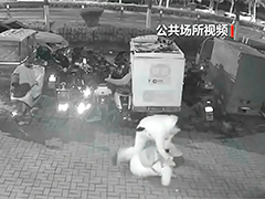 女子掉进网恋骗局 警方蹲守阻止诈骗