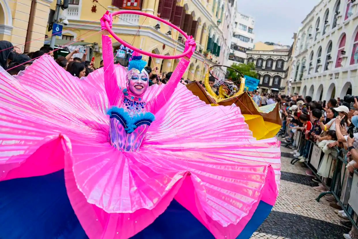 2026澳门国际幻彩大巡游欢乐上演