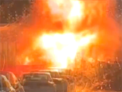 运鱼车突然起火 近万斤活鱼变"烤鱼"