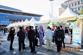 2026年全国城市联合招聘高校毕业生 新兴岗位扎堆 高校紧追需求育人才