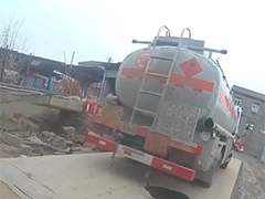 无人机高空侦查破局 武汉警方捣毁非法储油窝点