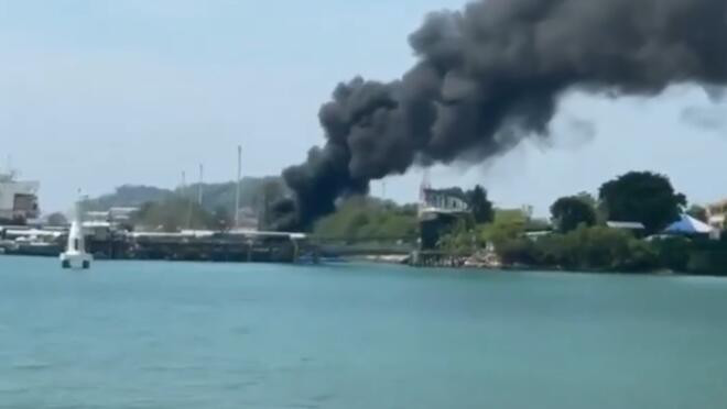 泰国普吉岛一快艇发生爆炸