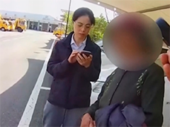 老人误上高速 民警及时发现救助