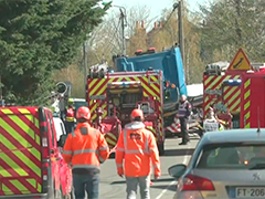 法国高铁和卡车相撞造成1死多伤