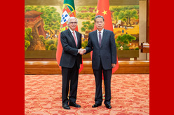 赵乐际同葡萄牙议长会谈