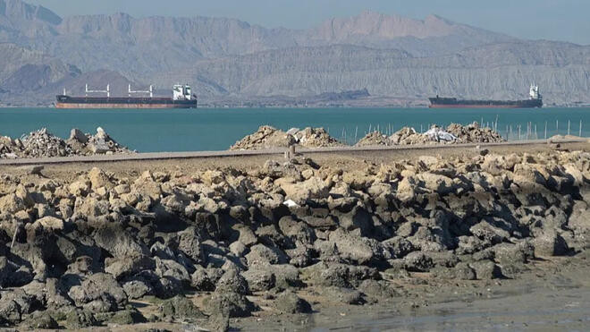 据伊朗法尔斯通讯社报道 伊朗已叫停霍尔木兹海峡油轮通行