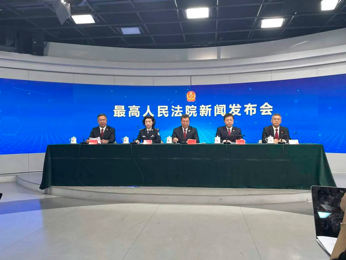 关于危害民航安全刑事案适用法律的司法解释施行 编造虚假恐怖信息致航班"清舱"构成犯罪