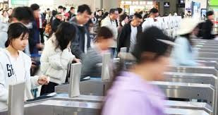 中国经济一季报 全国铁路发送旅客11.33亿人次