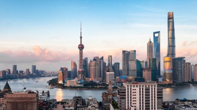 上海浦东发布推动服务贸易高质量发展三年行动方案 2028年服务贸易规模要突破1400亿美元