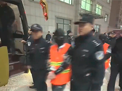 特大跨境偷渡案侦破实录 边境摆渡人"阿康"落网 牵出俩团伙头目