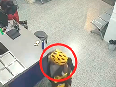 湖北恩施外卖小哥拾重金 连夜归还