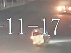 老人横穿马路被撞身亡 敲响安全警钟