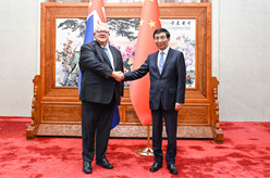 王沪宁会见新西兰议长
