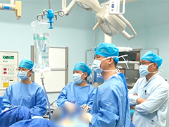 女子腹大如怀孕 50个子宫肌瘤被摘除