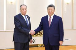 习近平会见俄罗斯外长