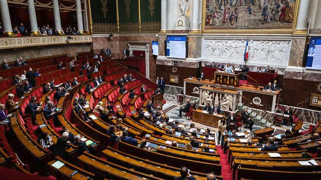 法国国民议会通过"非法占有文物归还法案"