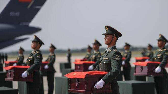 空军运-20B首次飞出国门 接迎第十三批在韩志愿军烈士遗骸回国
