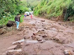 厄瓜多尔中部突发泥石流 多栋房屋毁损道路中断