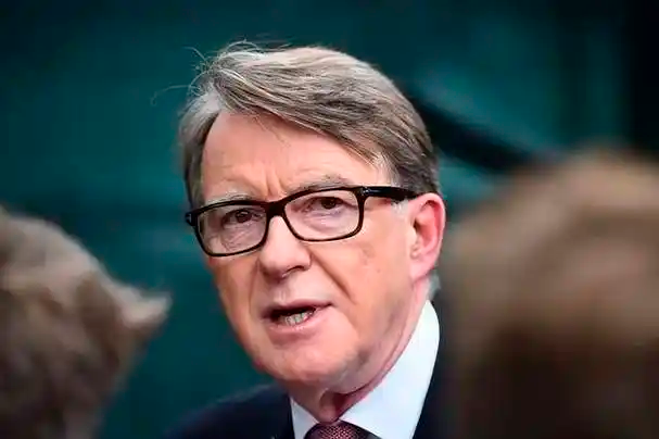 英国首相称后悔任命曼德尔森为驻美大使