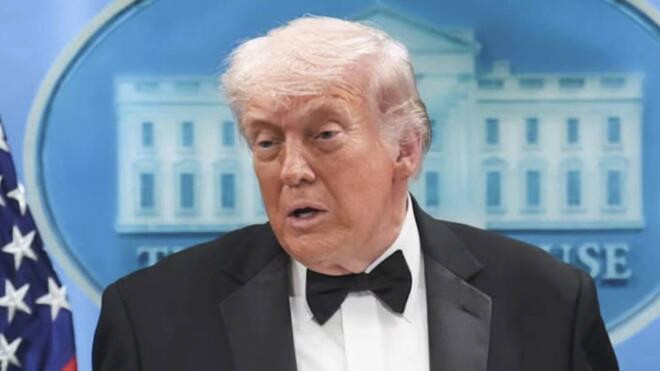 特朗普称希望伊朗主动联系美国