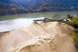 水法修订草案提请审议 拟严格规范涉河建设项目和河道采砂