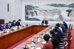 赵乐际同全国人大常委会会议列席代表座谈