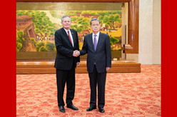 赵乐际会见美国国会参议员代表团