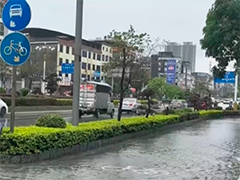 广西灵川 强降雨突袭 道路积水河水上涨
