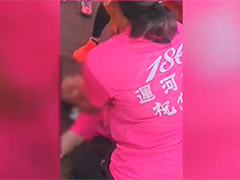 山东曲阜男子心脏骤停 晨跑医护人员急救脱险