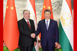 习近平同塔吉克斯坦总统会谈