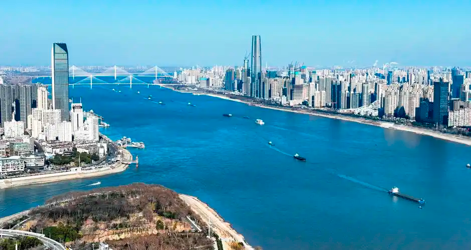 长江经济带优良水质比例提升到96.5%