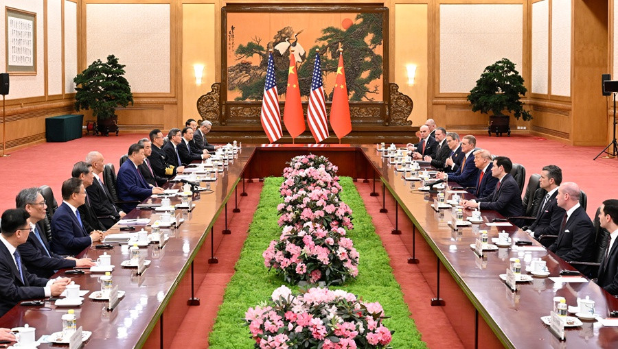 习近平会见随同美国总统特朗普访华的美国企业家