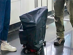 网传上海地铁允许折叠自行车进站? 需"打包"