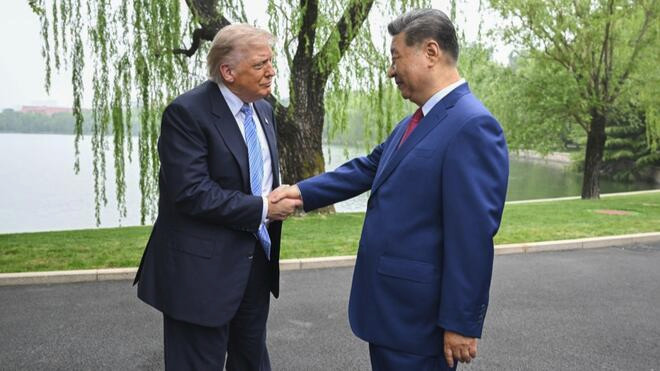 习近平同美国总统特朗普在中南海小范围会晤