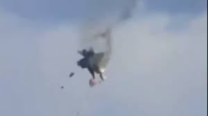 美国一空军基地发生撞机 飞行员弹射逃生