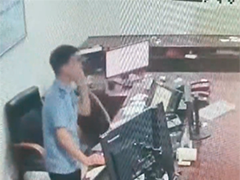 广西车站值班员临危不乱 地震发生时拦停列车